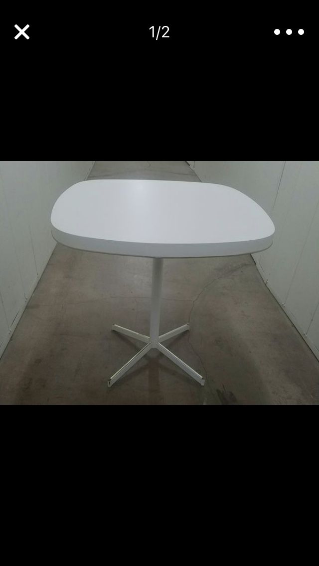 MCM SMALL KITCHEN TABLE $60