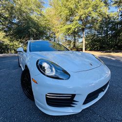2016 Porsche Panamera