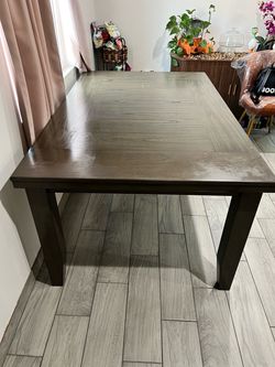 Rectangular dining table