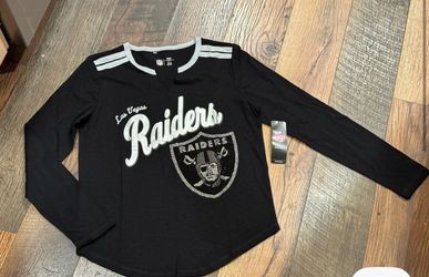 Las Vegas Raiders NFL Women's GIII Notched  Neck Sequined Logo LS Shirt  2x bit fits like large  new