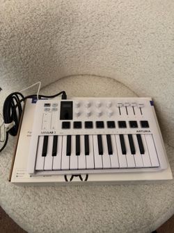 Arturia MiniLab 3 Hybrid Keyboard