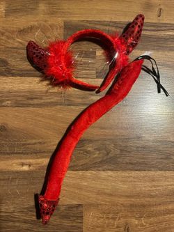 Devil and red tail accessories