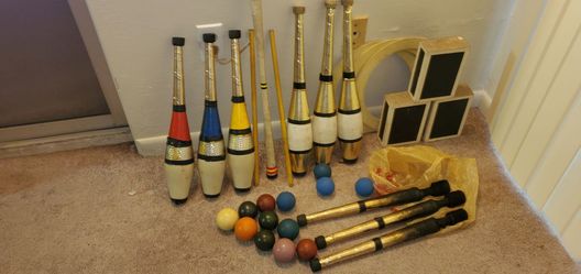 Juggling balls, clubs, rings, torches, and more!