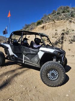2019 polaris rzr xp4 1000 white pearl