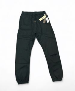 BLACK ESSENTIALS PANTS SIZE M🫟🫟
