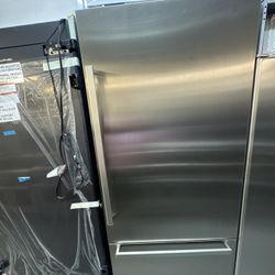 📦 Bertazzoni 36 Inch Refrigerator Bottom Freezer New Open Box 📦 
