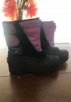 Girls snow boots size 13