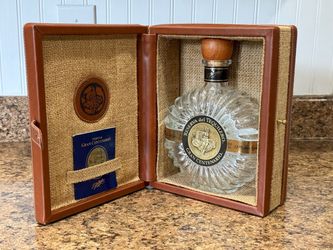 Gran Centenario/Don Roberto collector bottle