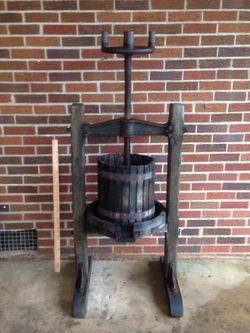 Lansing company grape/fruit crusher