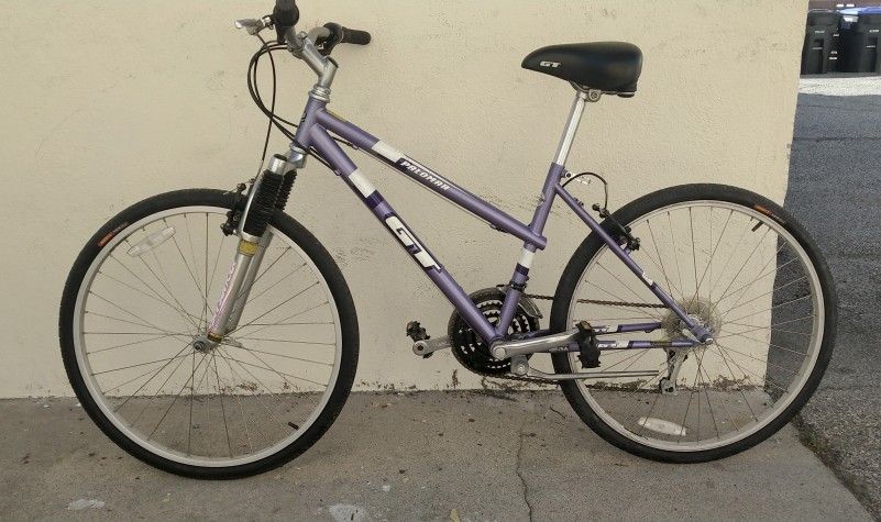 GT palomar Hybrid bike, Adult size, fit 5'2"-5'9"