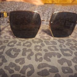 Burberry Sunglass