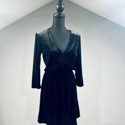 New Size 6 Black Velvet Dress - Small