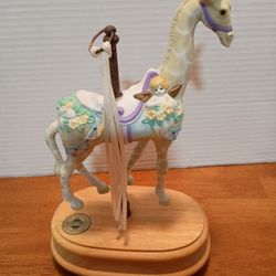 Vintage Giraffe Music Box 