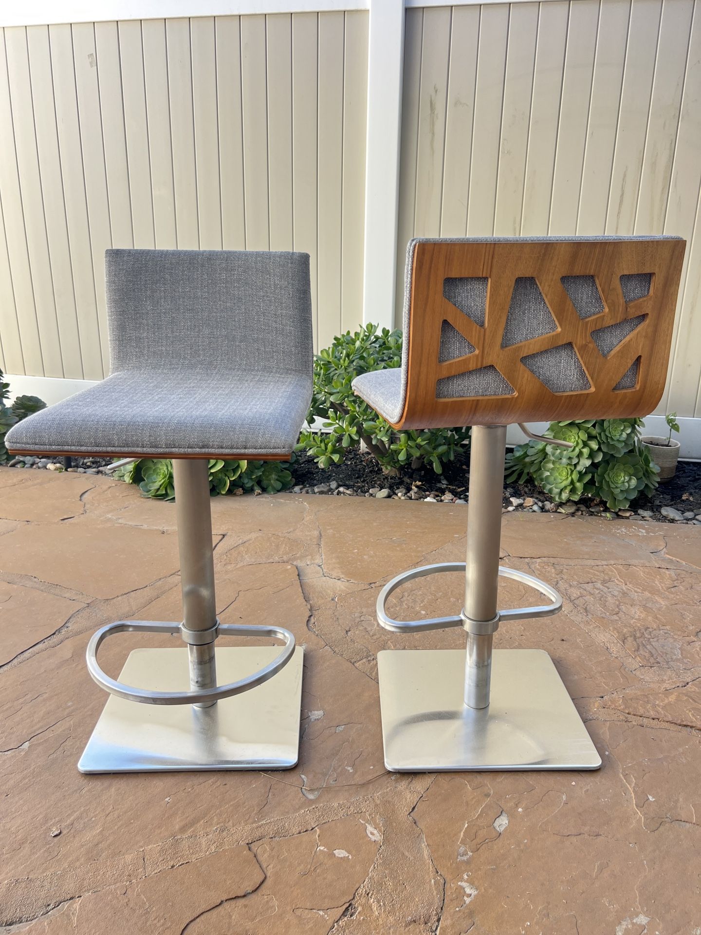 2 Bar Chairs