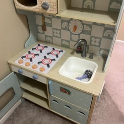  Giggle scape play kitchen 