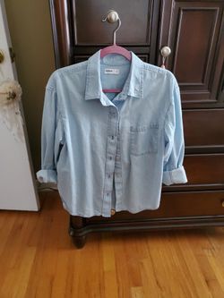 Chambry Shirt PL ... NEW,, Never Been Worn