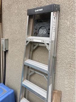 Husky 6ft Aluminum Step Ladder - Good Condition