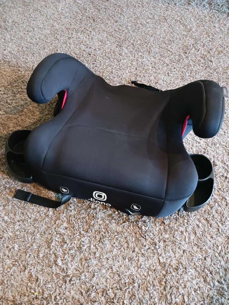 Clean Black Booster Seat With Cup Holders Asking $25 Cash Only Pls Thanks 👍 