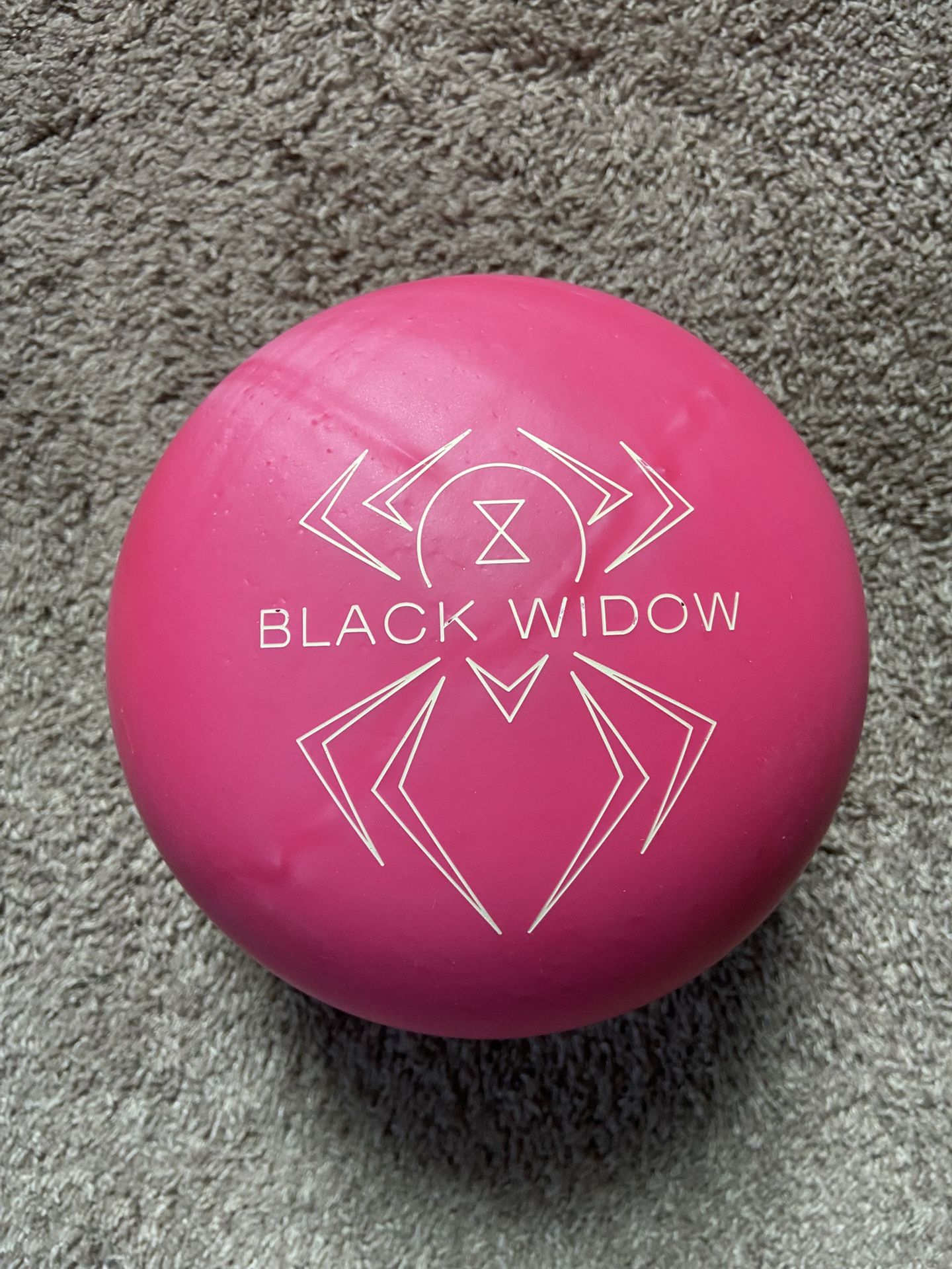 Hammer Black Widow urethane pink bowling ball
