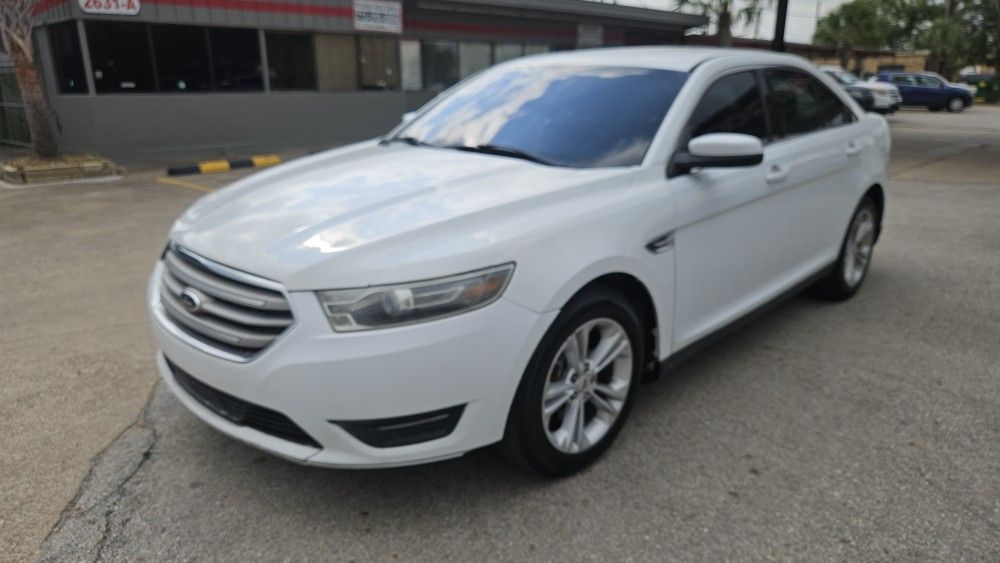 2014 Ford Taurus