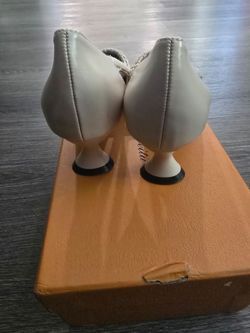 Women's Elegant Pointed-Toe Heels – Size 37 – New