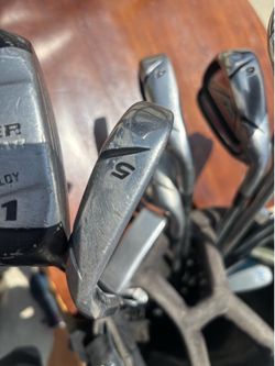 Set of golf clubs