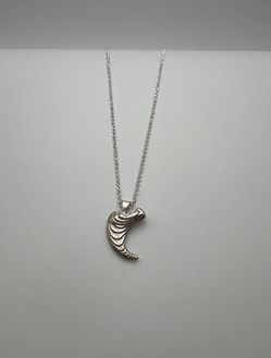 Silver Lynx Claw Necklace 