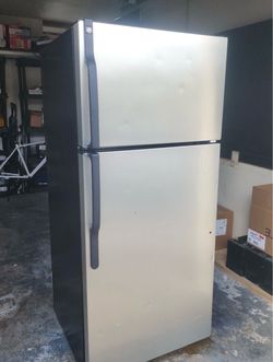 Refrigerator household fridge freezer stainless steel look (free local delivery)
