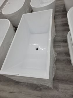 Freestanding tub