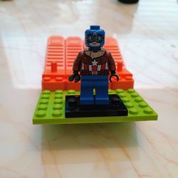 LEGO Minifigure Pilot Captain America