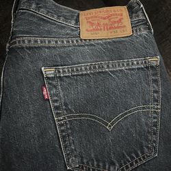 levi’s 505’s size 33 by 32