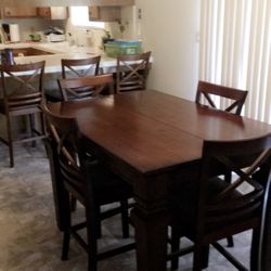 Expandable Tall Table With 8 Chairs