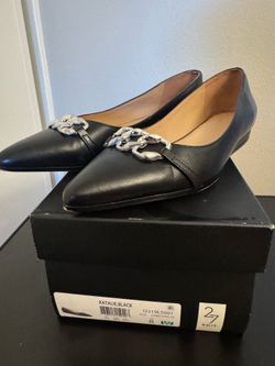 27 Edit Katalie Black Flats a Size 8