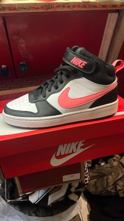 Nike Court Borough Mid 2