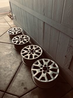 Like new Tacoma Sport 17” alloys. Fitment 2026-24 Tacoma 2026 -2021 Tundra. $175