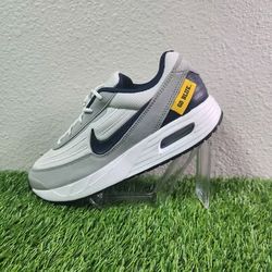 Nike University Michigan Air Max Verse Shoes Sz 7 M / 8.5 W New IB3222-100