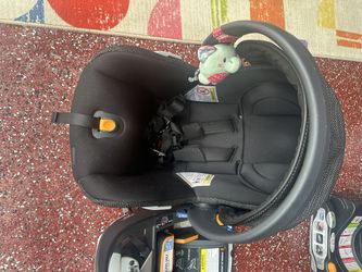 Chicco Black Infant Car Seat With Base