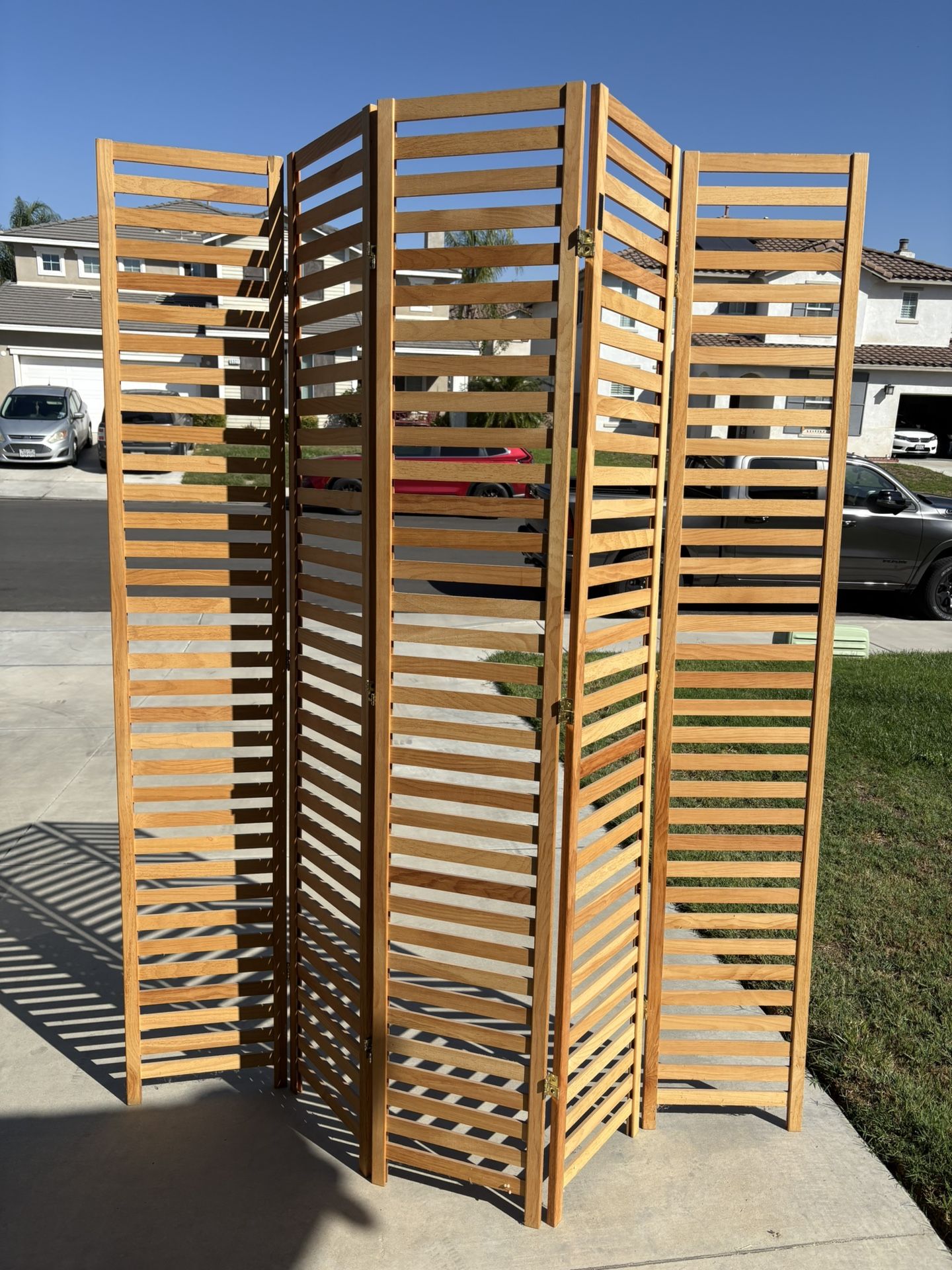 wood divider screen H7’ W14.5X5(total W72.5)