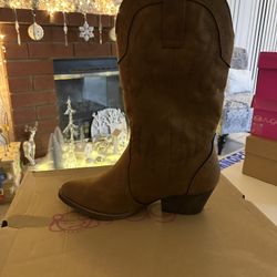 Boots, Sugar Size 8 1/2