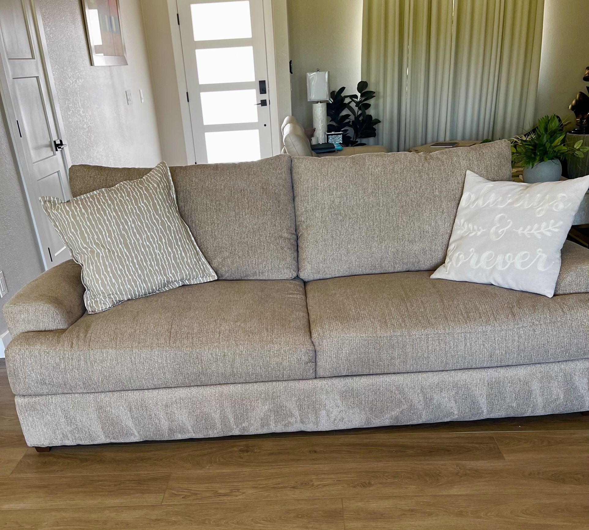 Couch / Sofa 