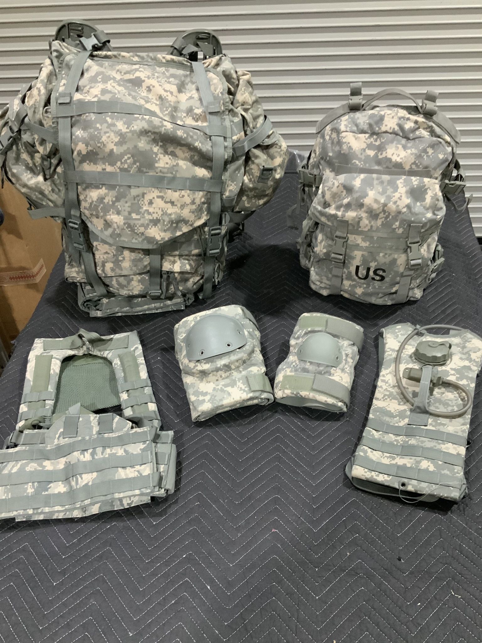 US Army Large Rucksack/Assault Pack and Gear Combo Kit(KILLER DEAL)