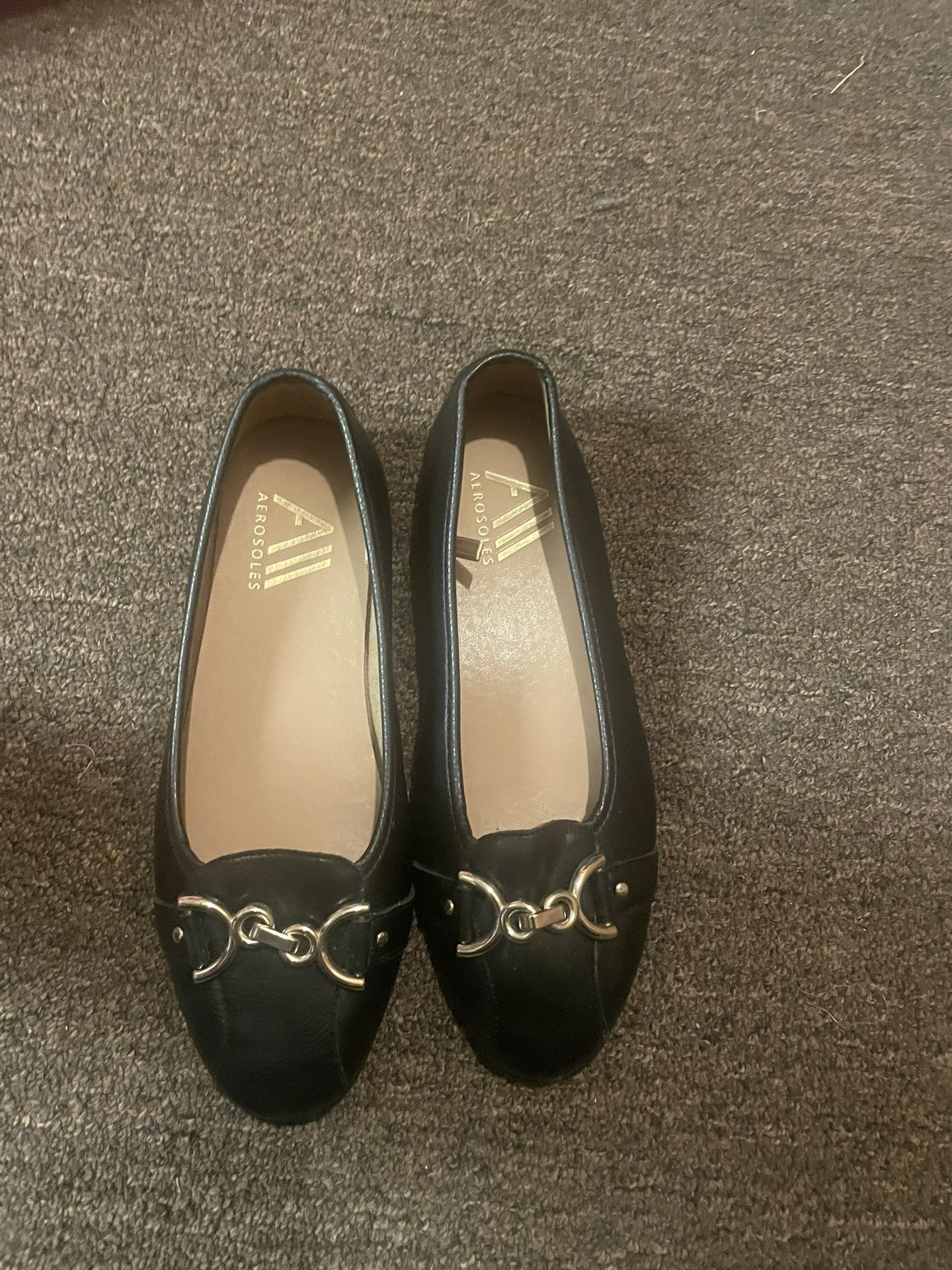 AEROSOLES Black Flats with Silver Detail size 8