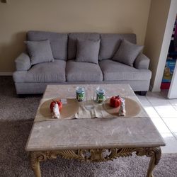 Sofa In Excellent Condition Asking $300 Or Best Offer