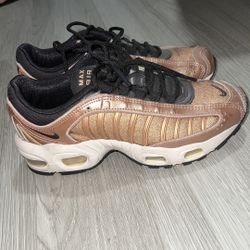 Nike Shoes Woman’s 5.5