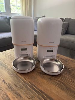 2 YUPOSL 4L Automatic Cat Feeders – Like New