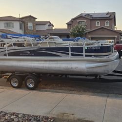 2013 Bennington Pontoon