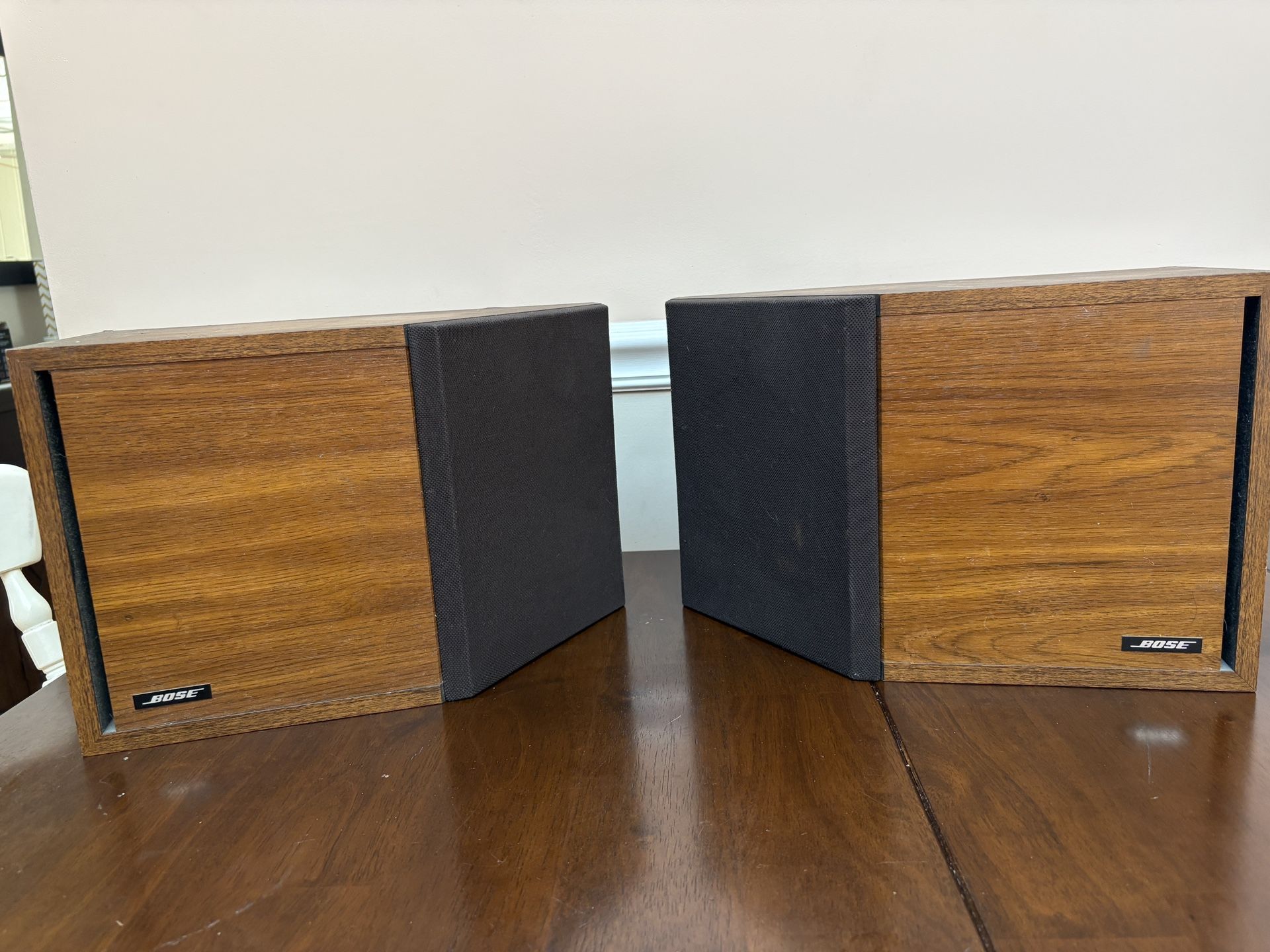 Vintage Bose 2.2 Left/Right Direct Reflect Wood Angled Bookshelf 75W Speakers