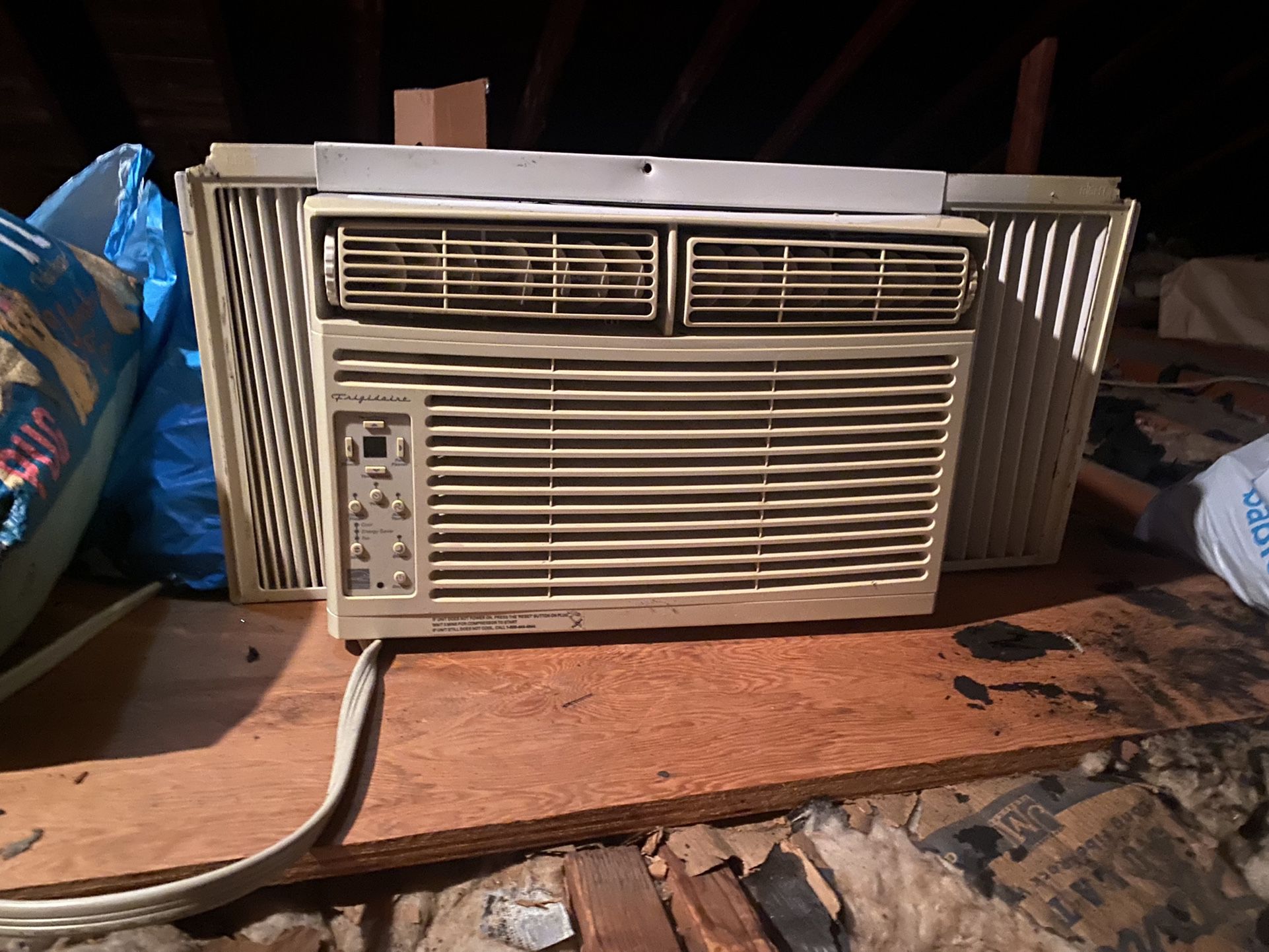 Frigidaire Window Unit Air Conditioner 