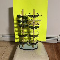 NEW UV 400 PROTECTION SUNGLASSES  WITH DISPLAY & WITH 10 NEW SUNGLASSES 