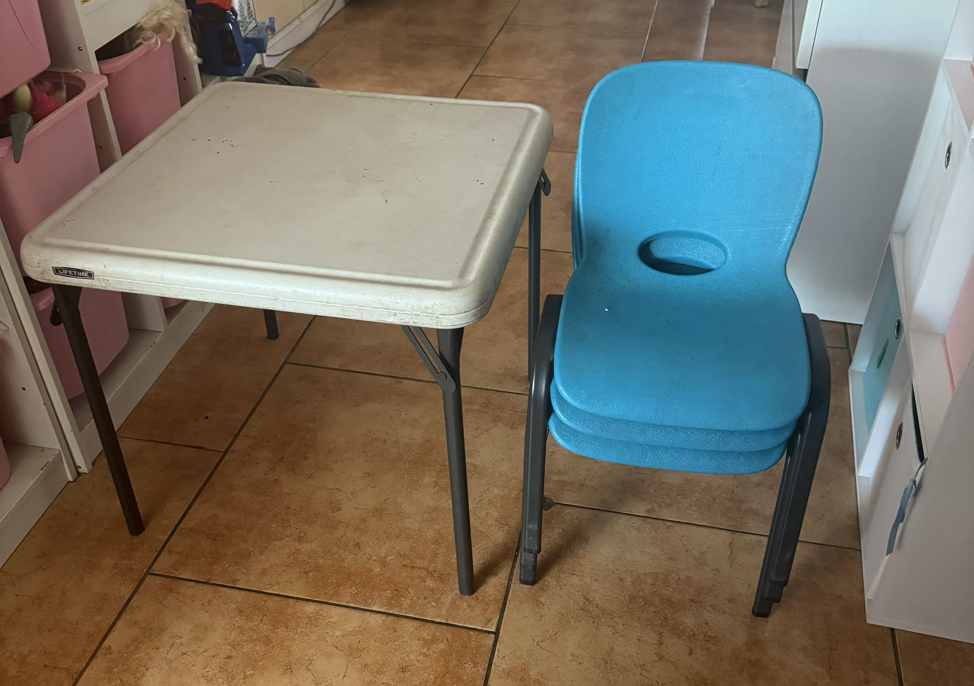 Kids Table & Chairs 